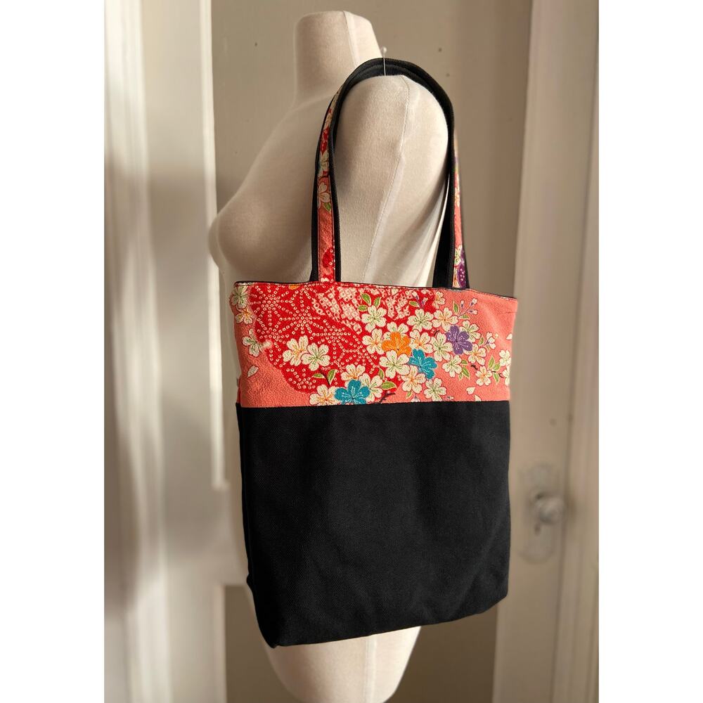 Reversible Black Canvas Tote w/Pink Floral Trim sz OS